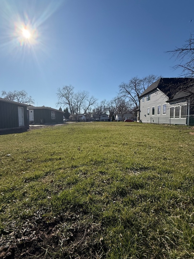341 Oak Avenue Property Photo 2