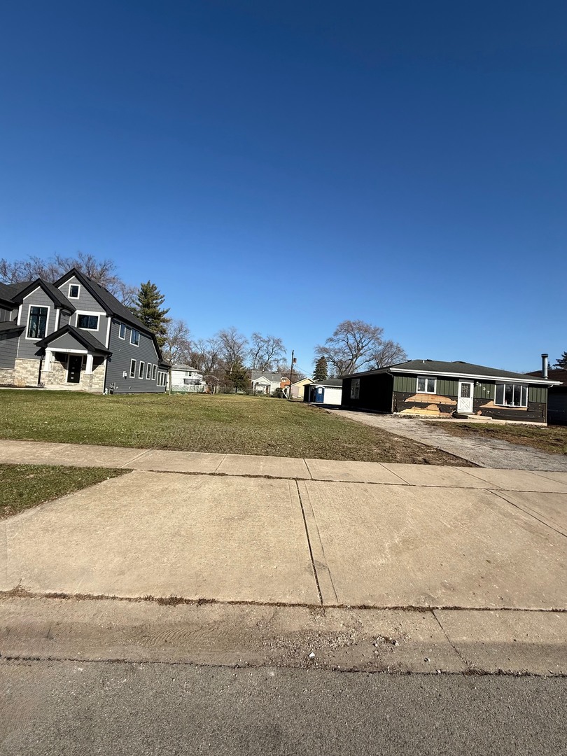 341 Oak Avenue Property Photo 3