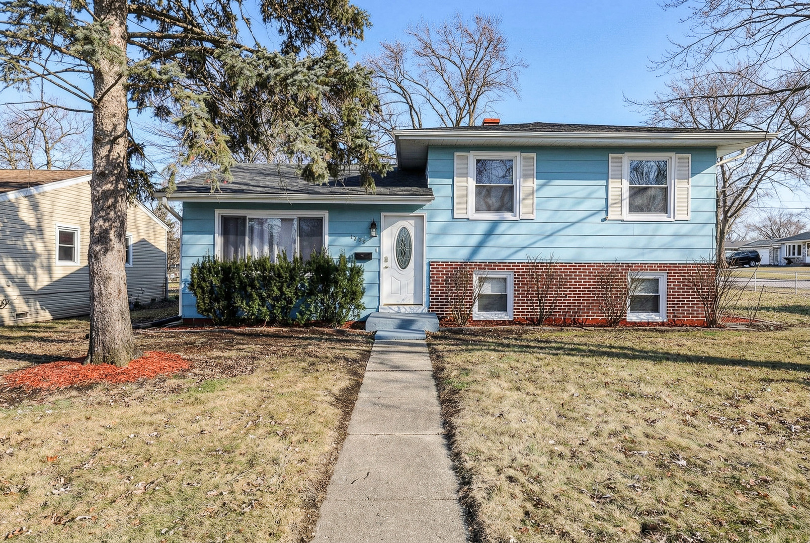 1777 Linden Avenue Property Photo 1