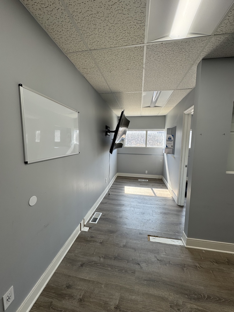 202 Northwest Highway Property Photo 4