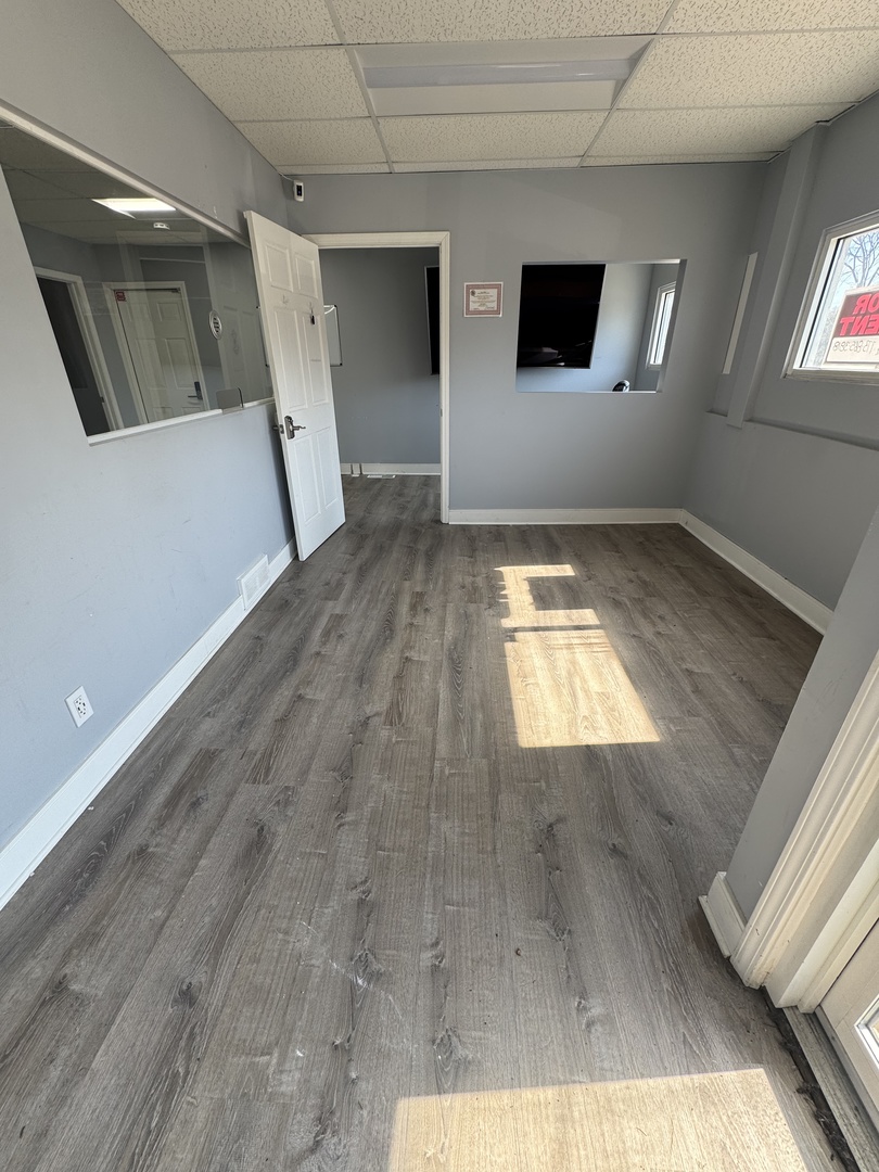 202 Northwest Highway Property Photo 6