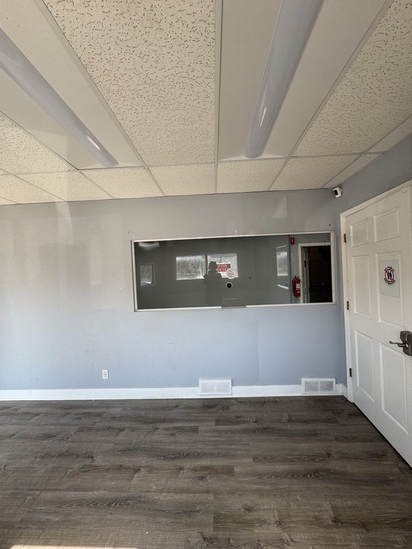 202 Northwest Highway Property Photo 7