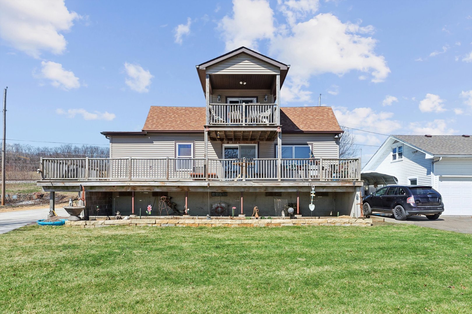 1811 Canal Shore Drive Property Photo 2