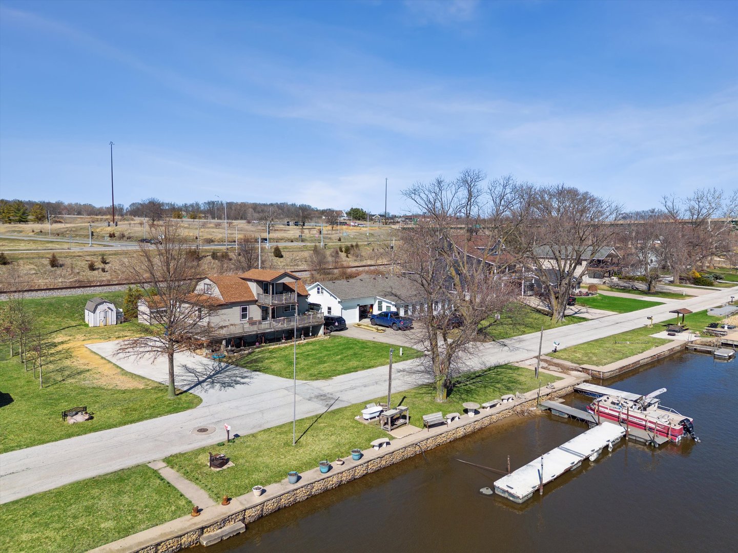 1811 Canal Shore Drive Property Photo 3