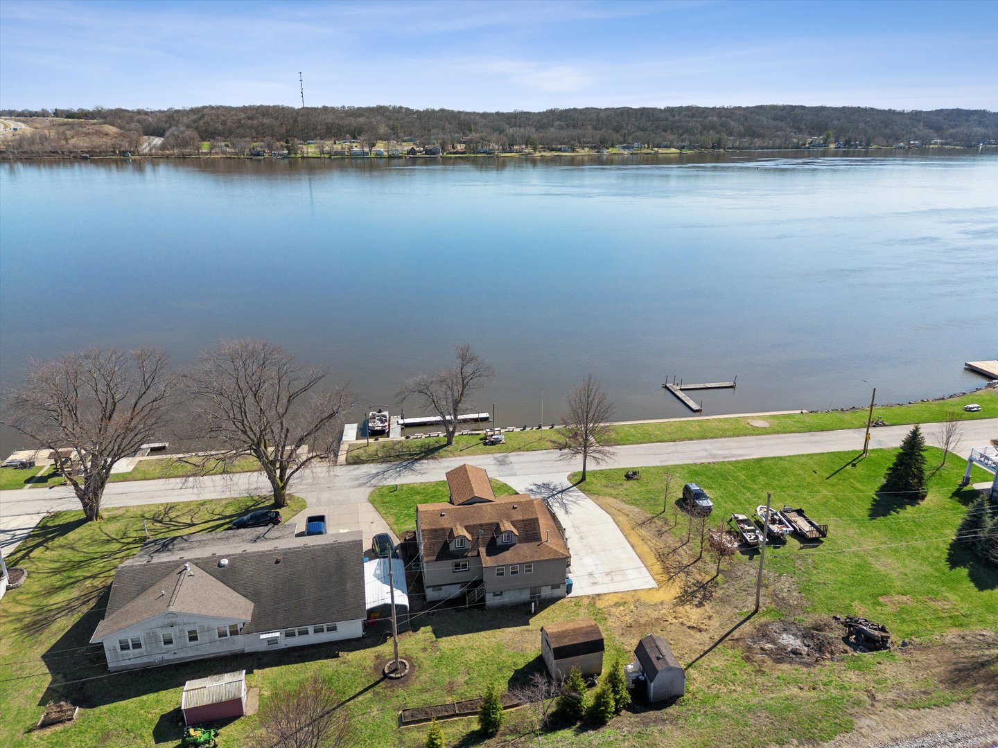 1811 Canal Shore Drive Property Photo 9