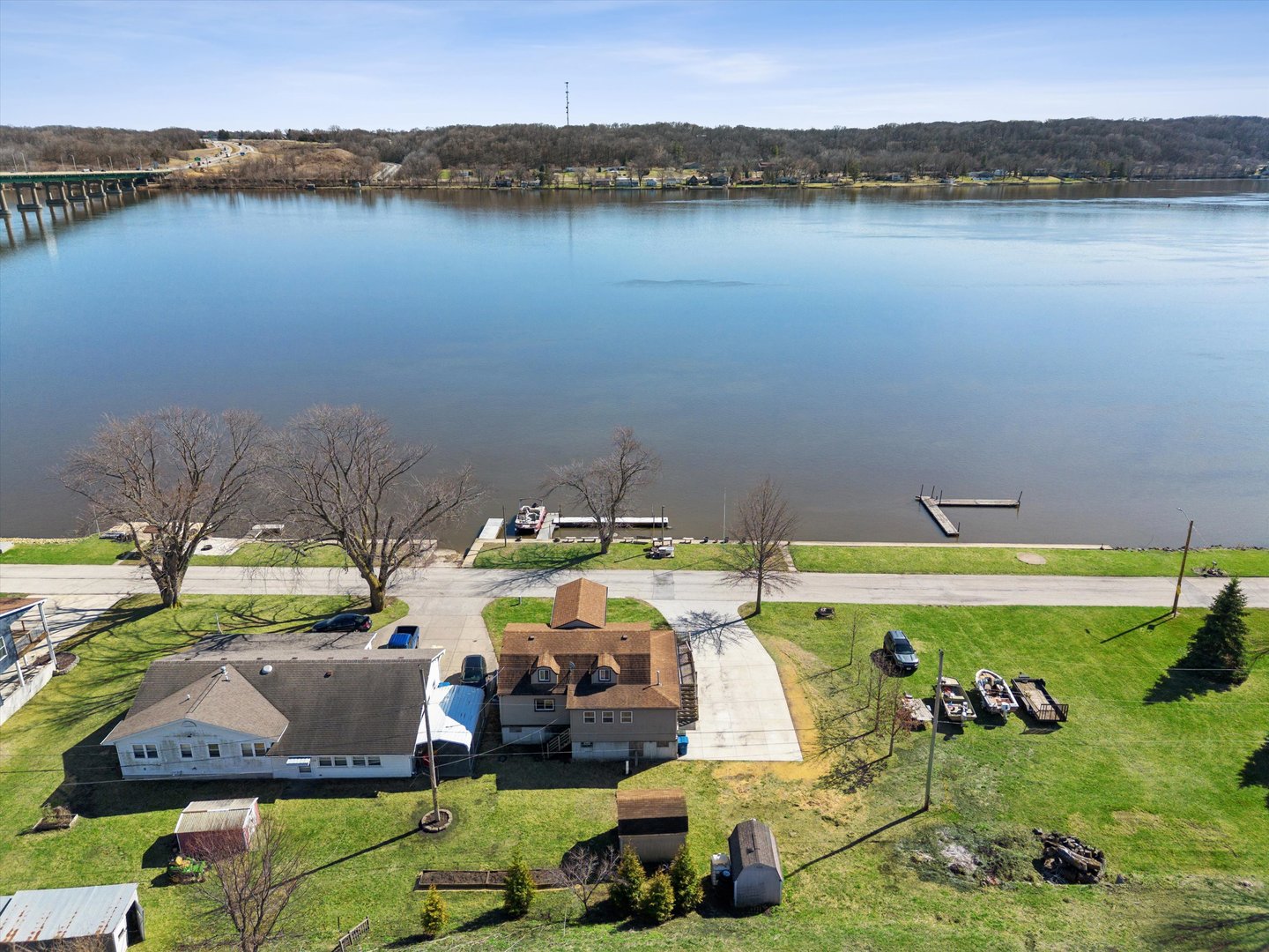 1811 Canal Shore Drive Property Photo 10