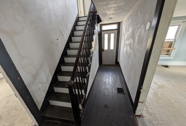 714 E County Line Road Property Photo 2