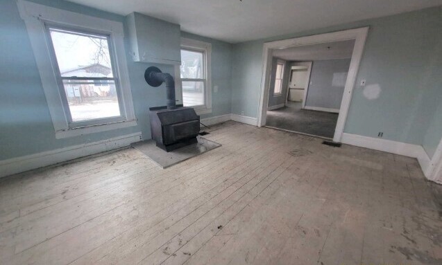 714 E County Line Road Property Photo 8