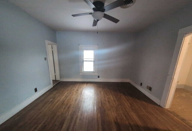 714 E County Line Road Property Photo 16