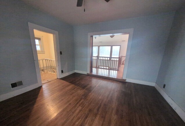 714 E County Line Road Property Photo 17