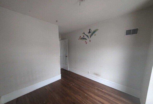 714 E County Line Road Property Photo 18