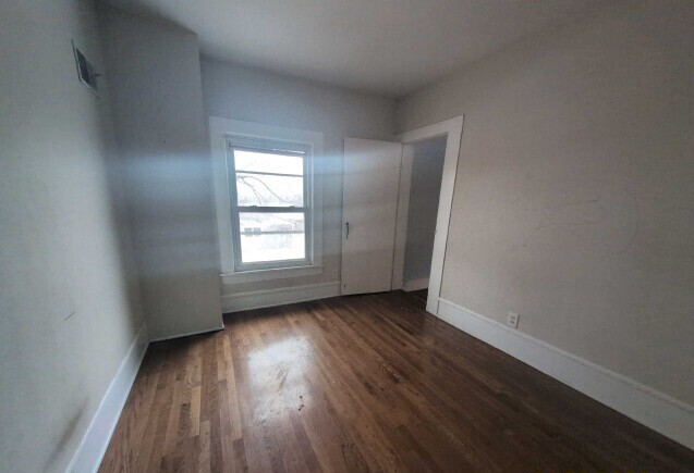 714 E County Line Road Property Photo 19