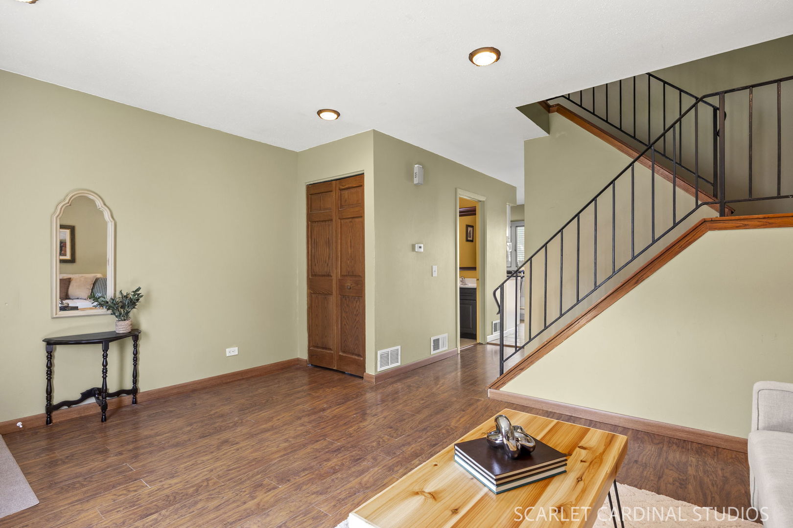 2s620 Hampton Drive Property Photo 4