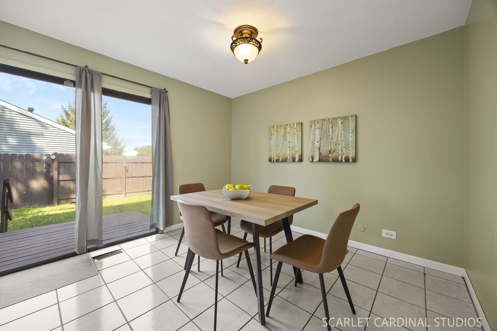 2s620 Hampton Drive Property Photo 6