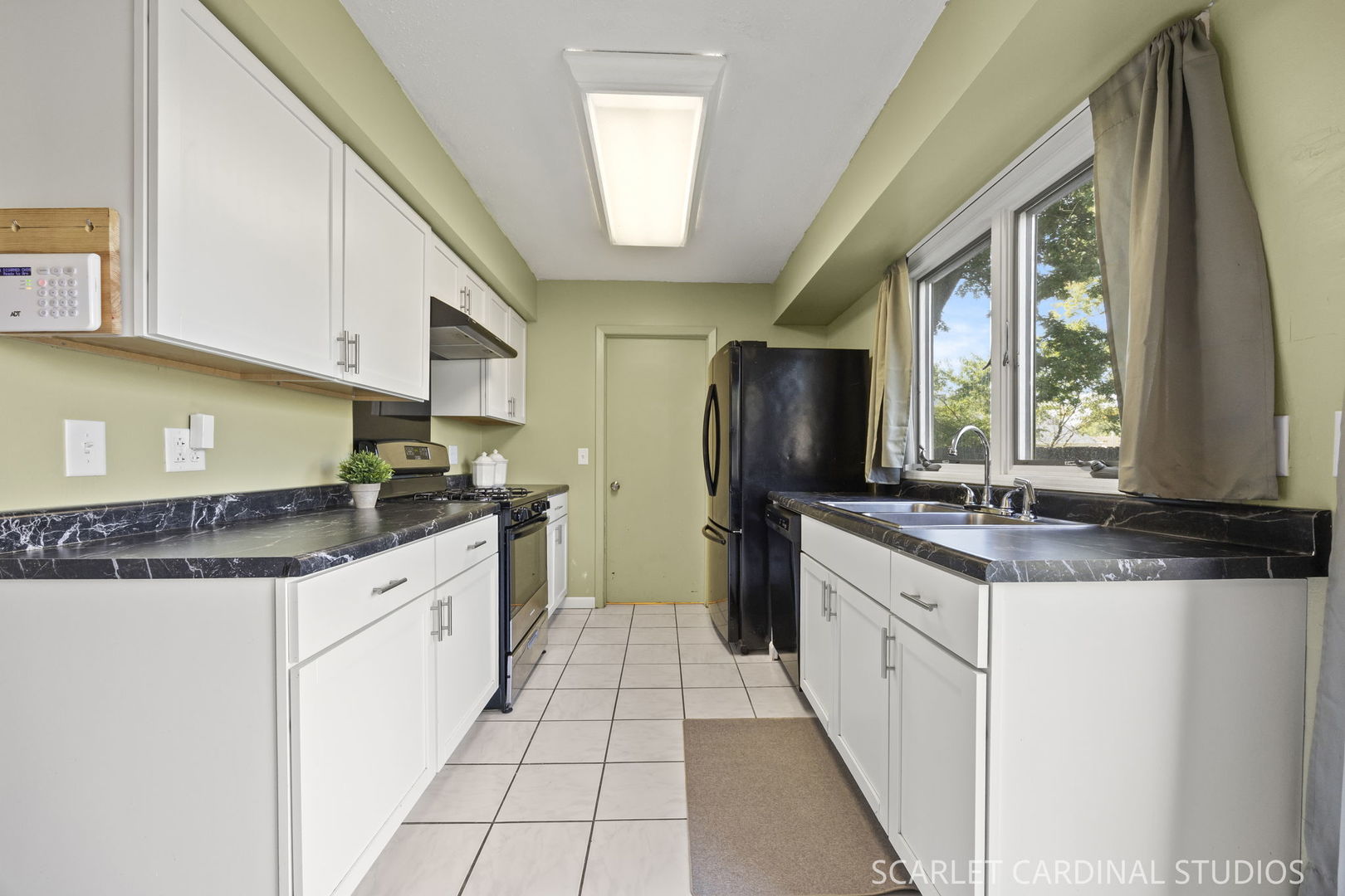 2s620 Hampton Drive Property Photo 7