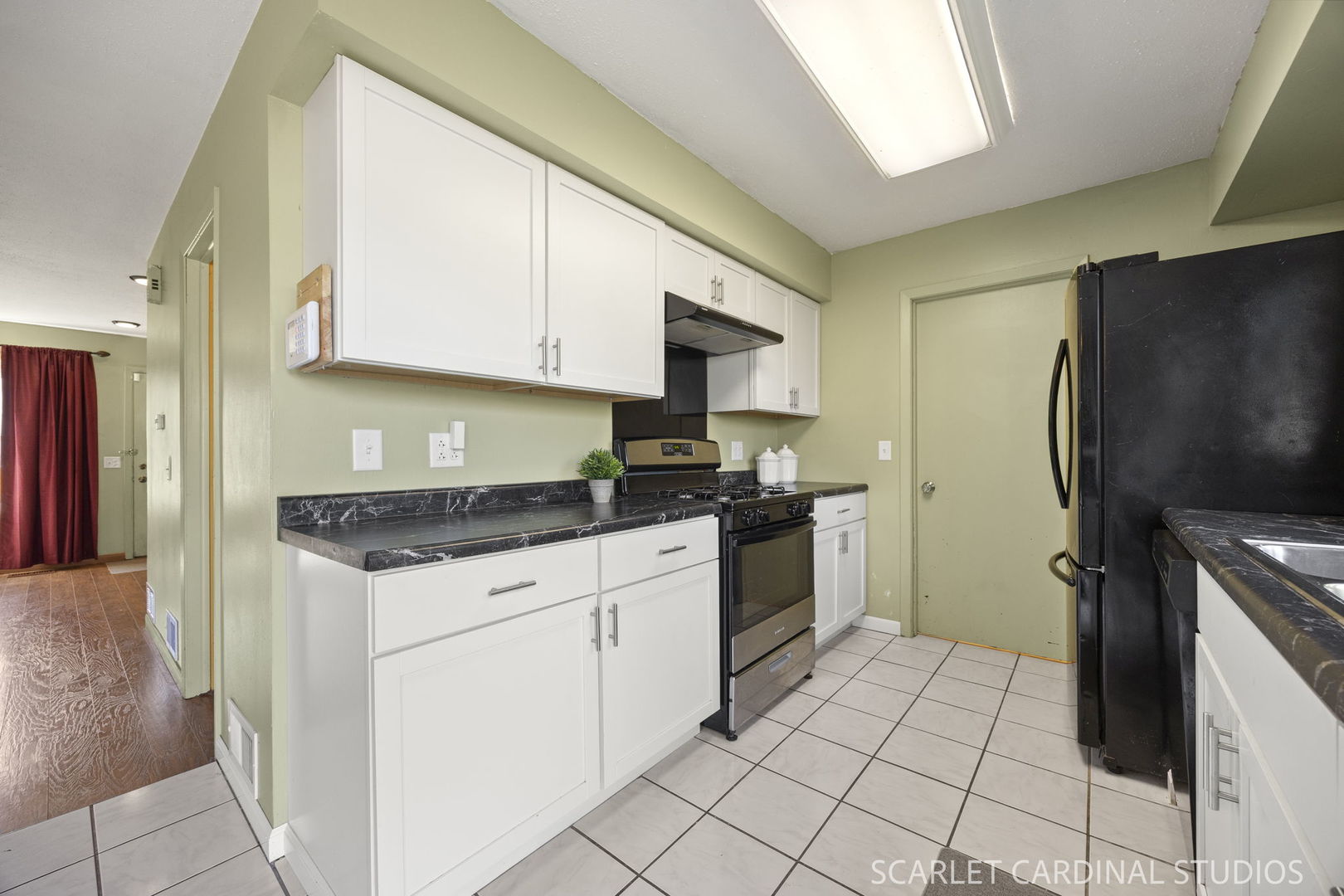2s620 Hampton Drive Property Photo 8