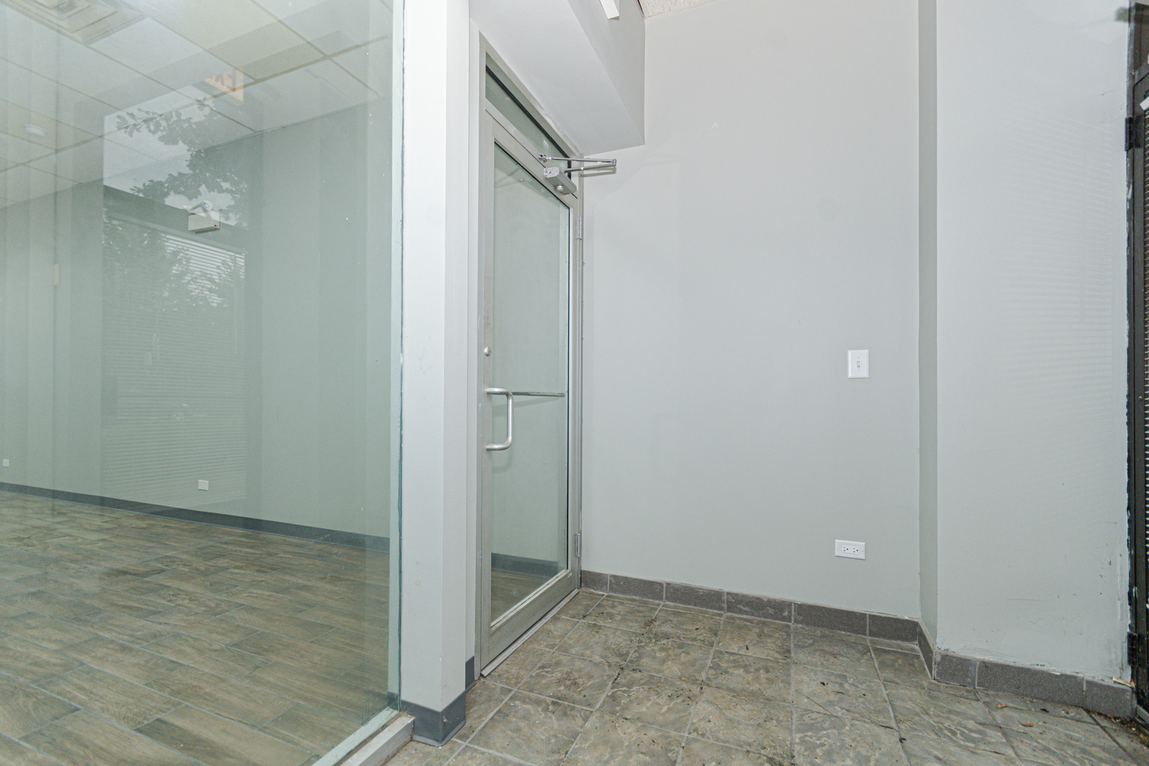 4827 W Irving Park Road Property Photo 7