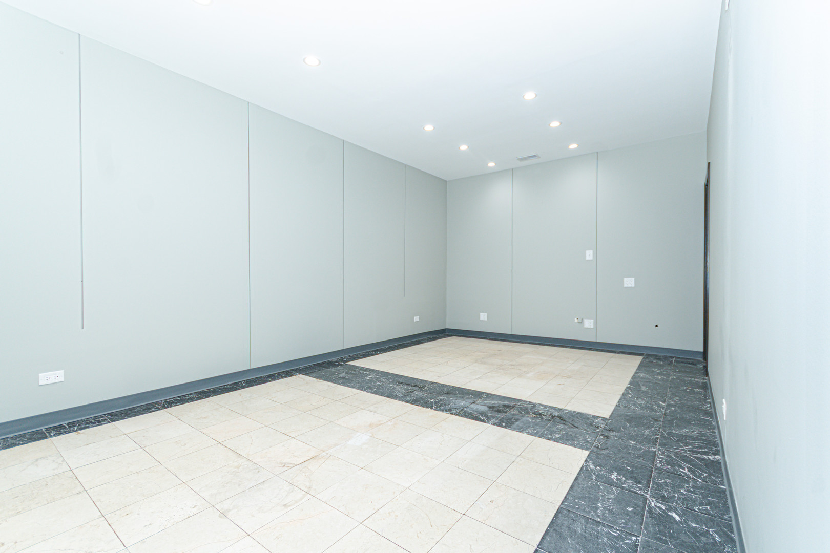 4827 W Irving Park Road Property Photo 17