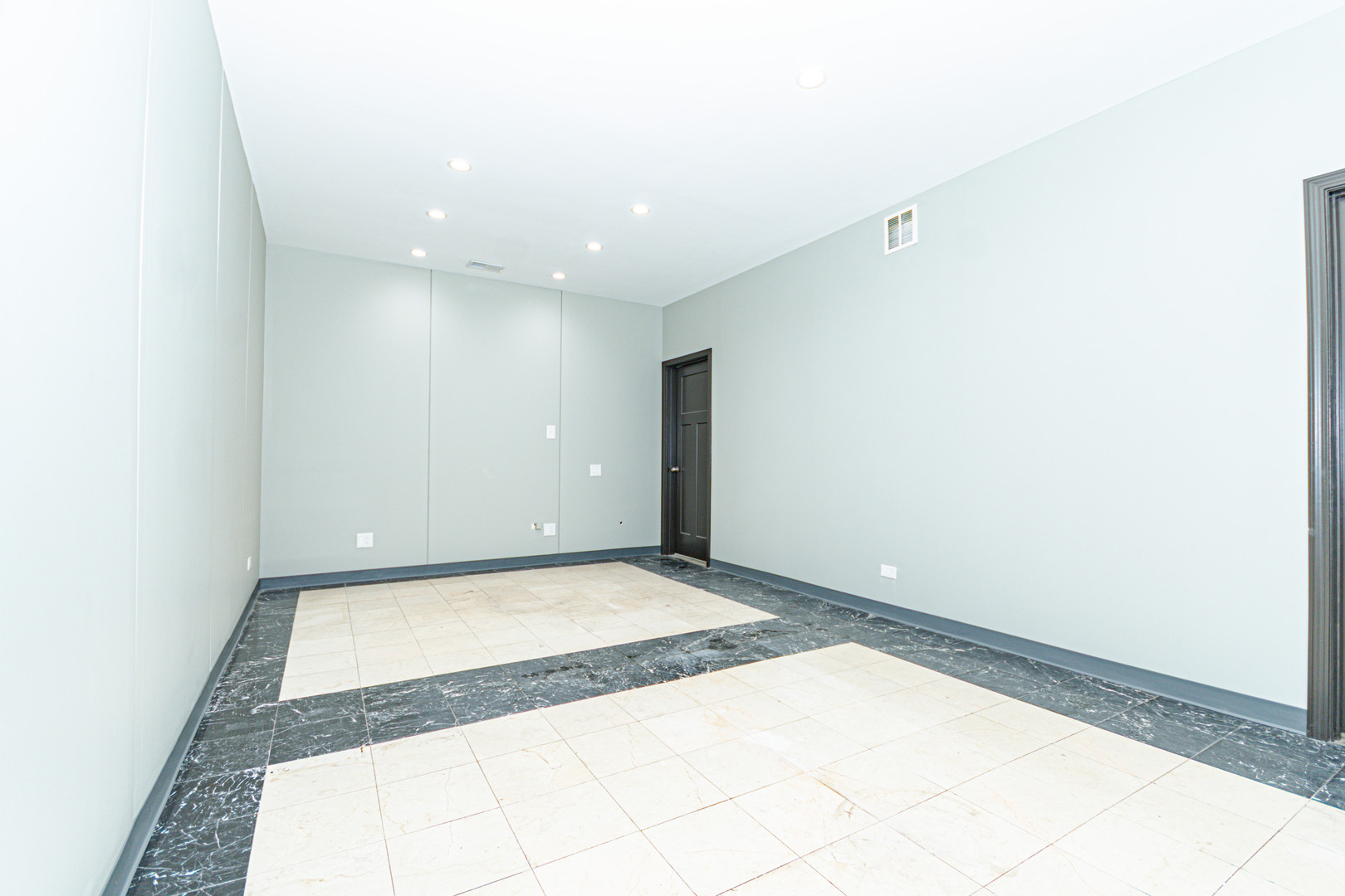 4827 W Irving Park Road Property Photo 18