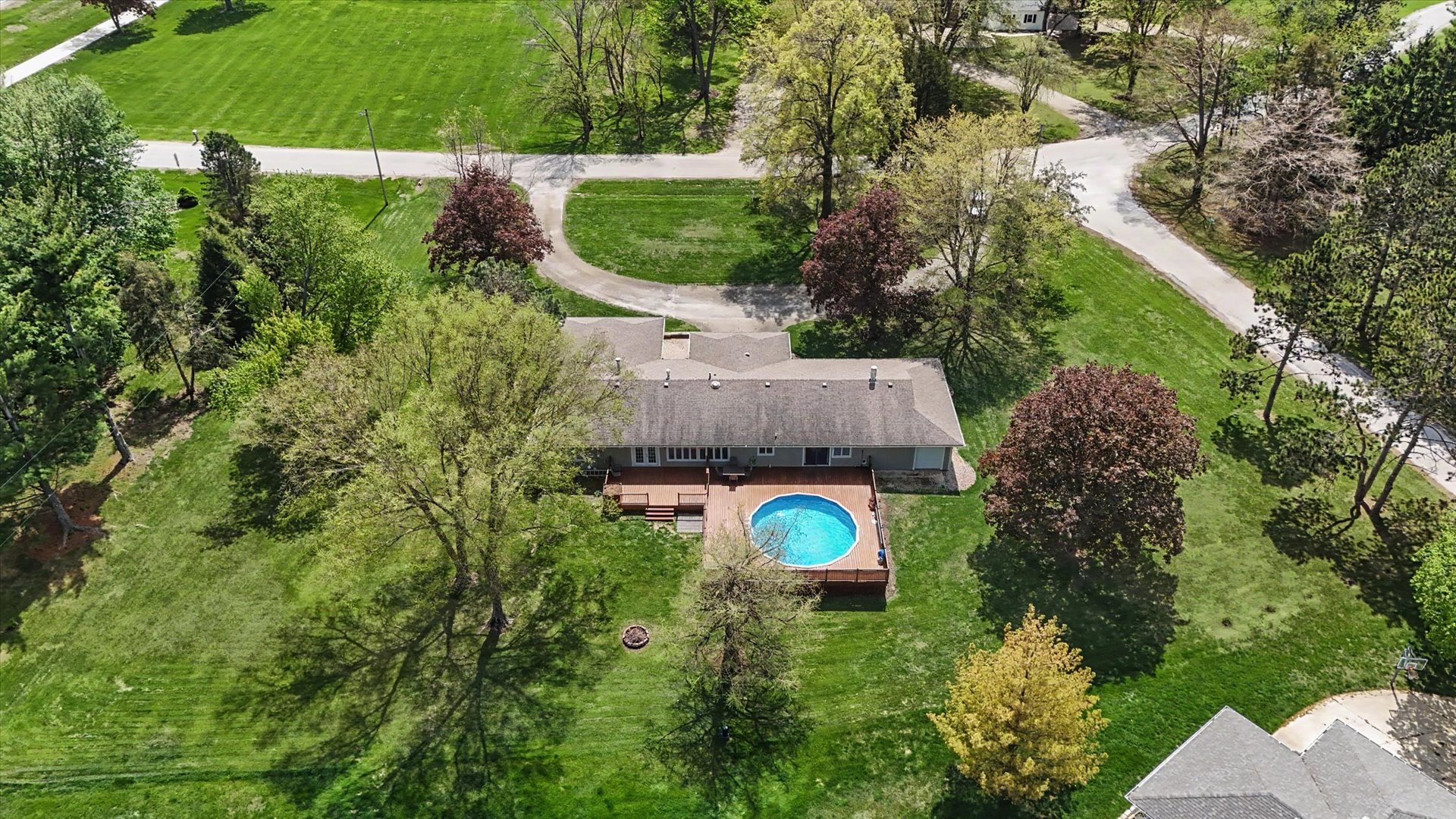 1902 Golf Drive Property Photo 2