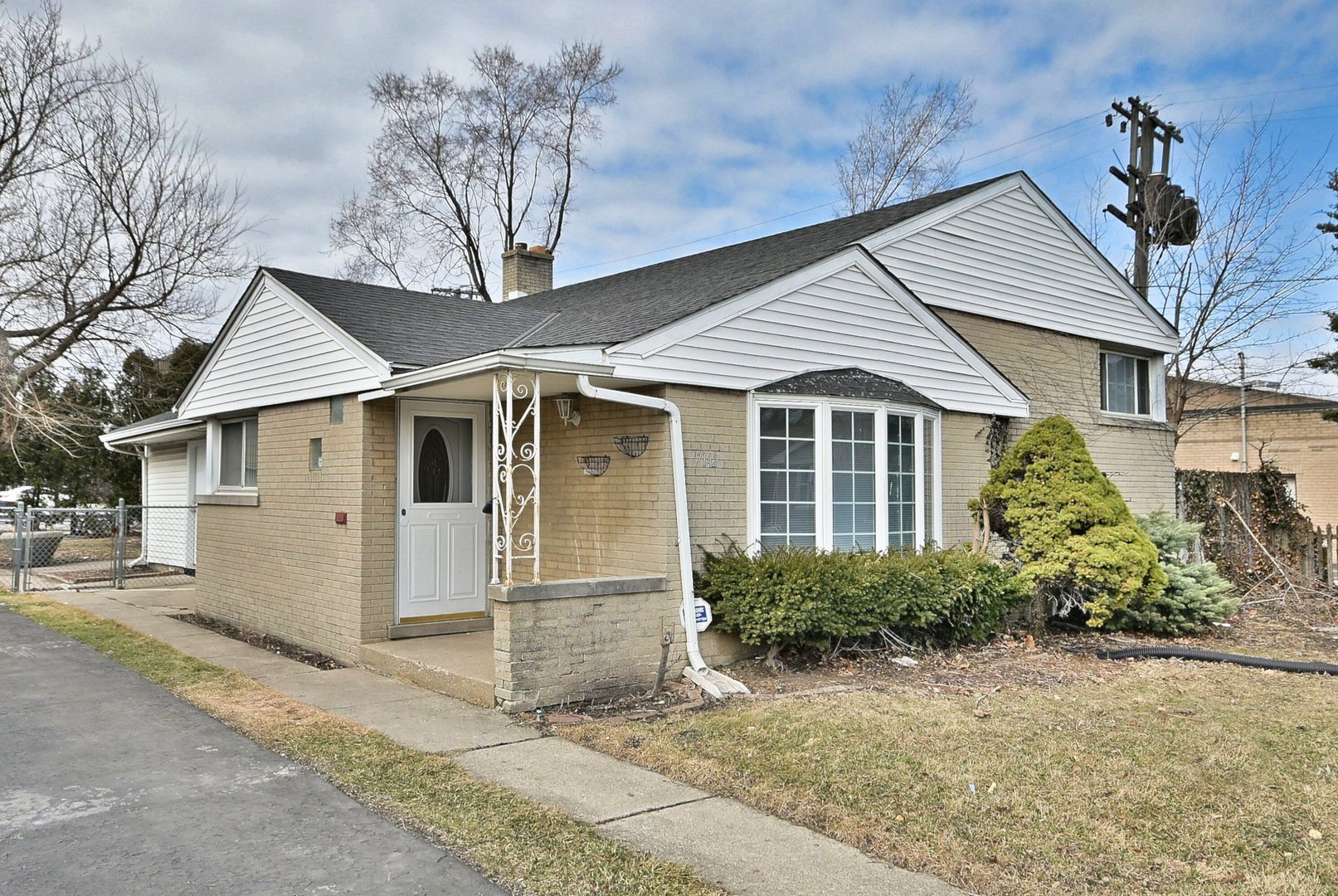 7142 N Keating Avenue Property Photo 1