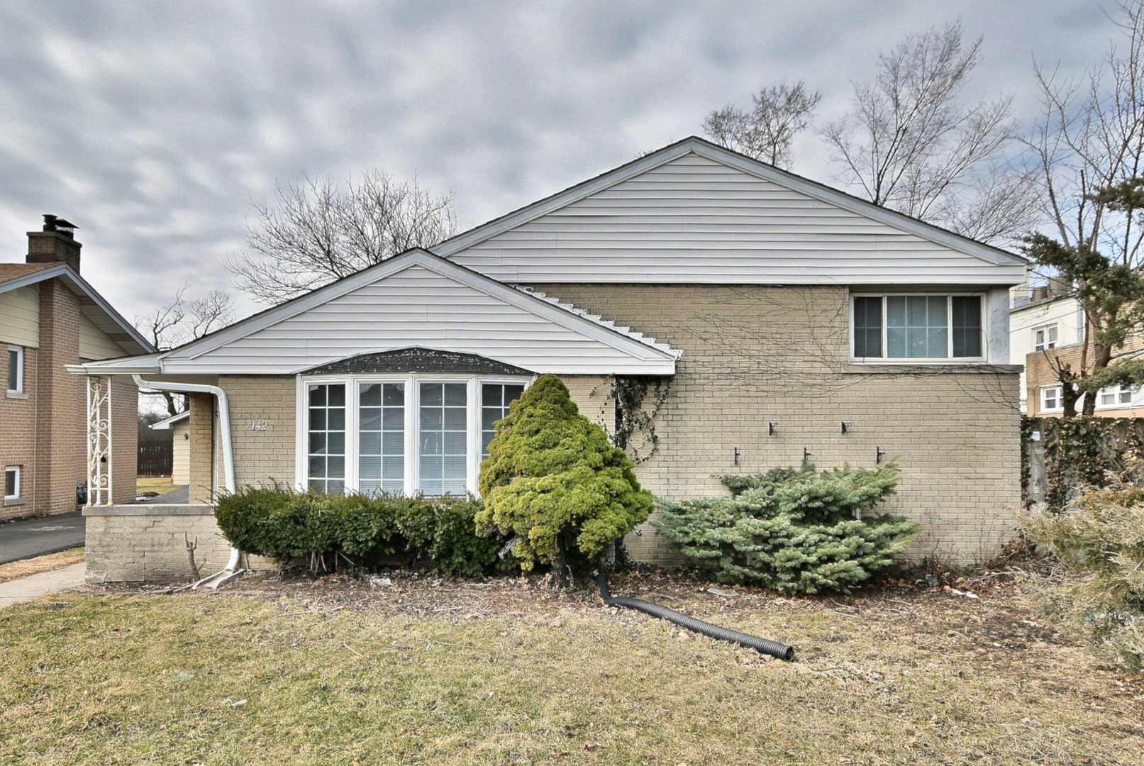 7142 N Keating Avenue Property Photo 2