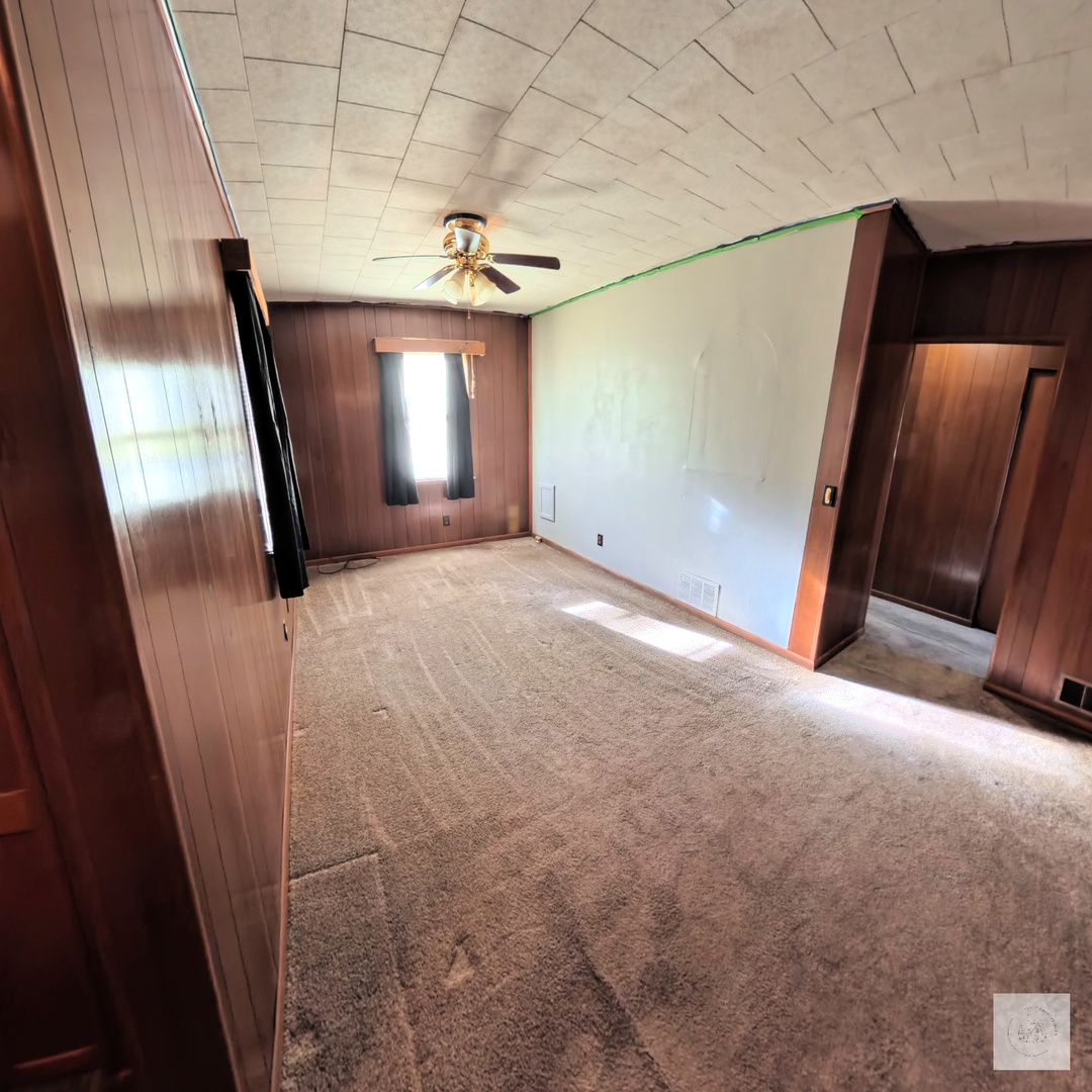 206 E 4th Street Property Photo 7