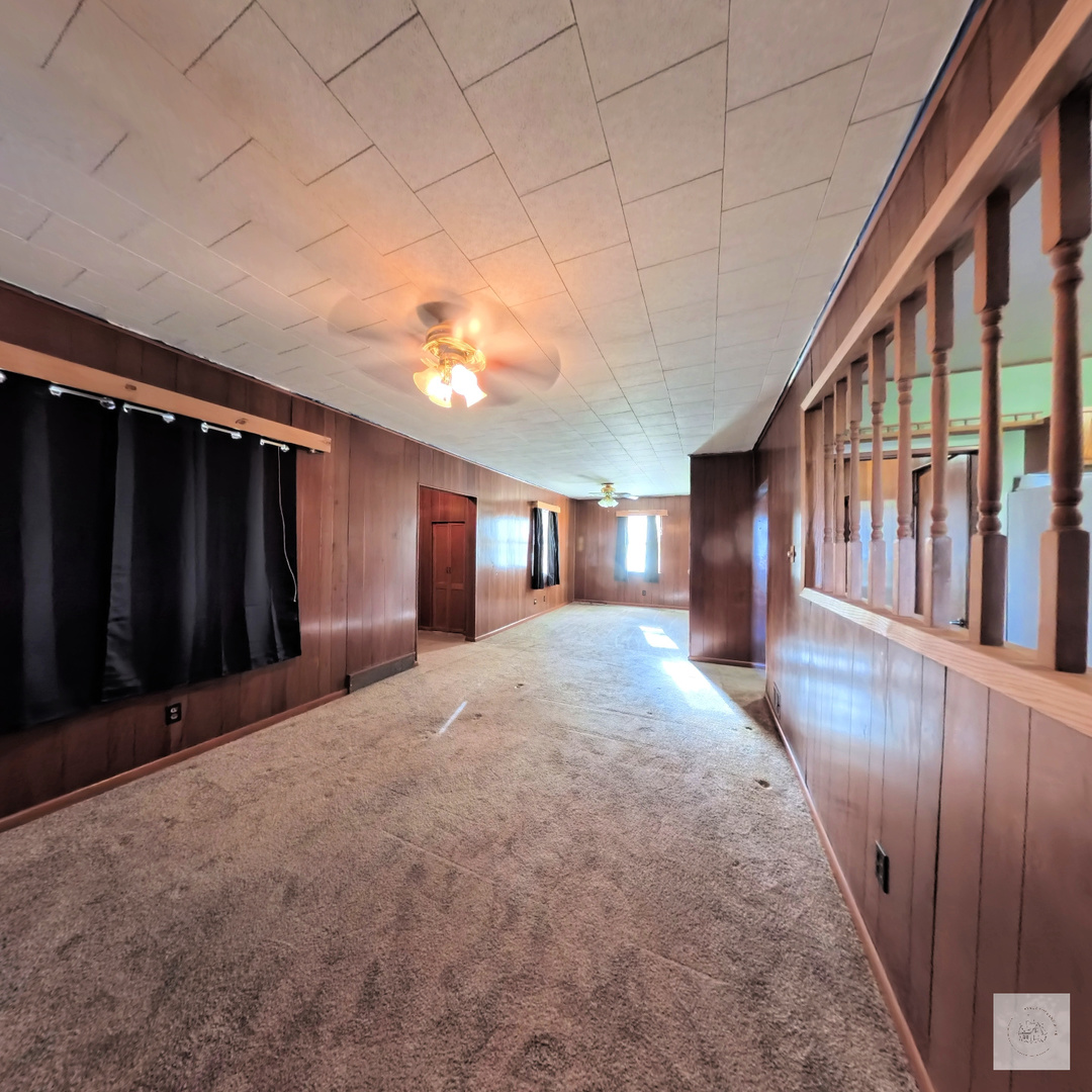 206 E 4th Street Property Photo 9
