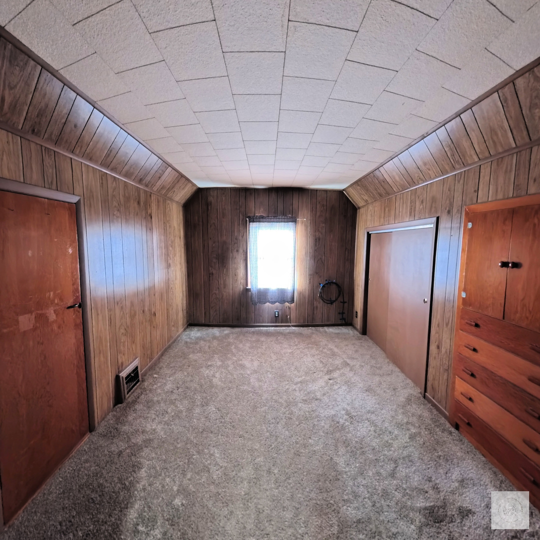 206 E 4th Street Property Photo 14