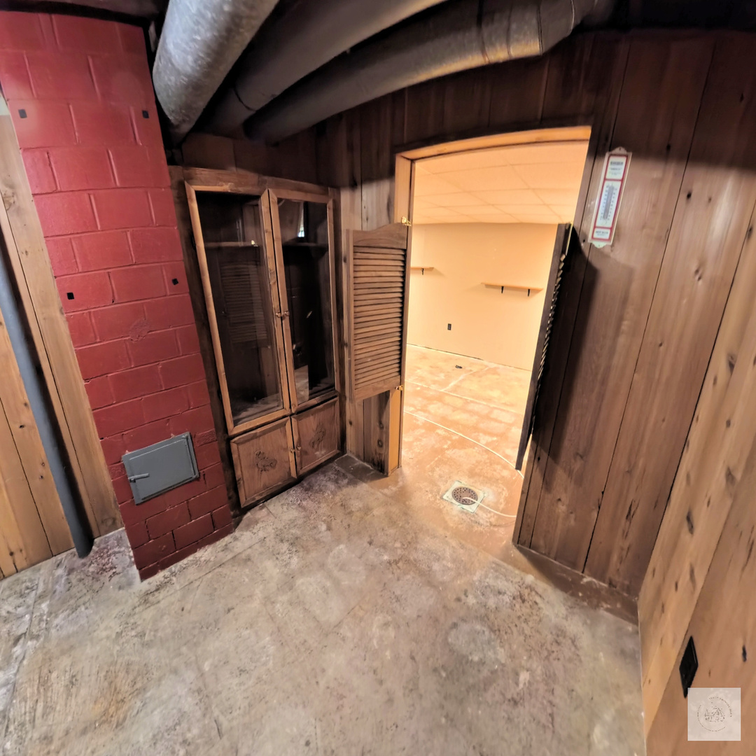 206 E 4th Street Property Photo 23