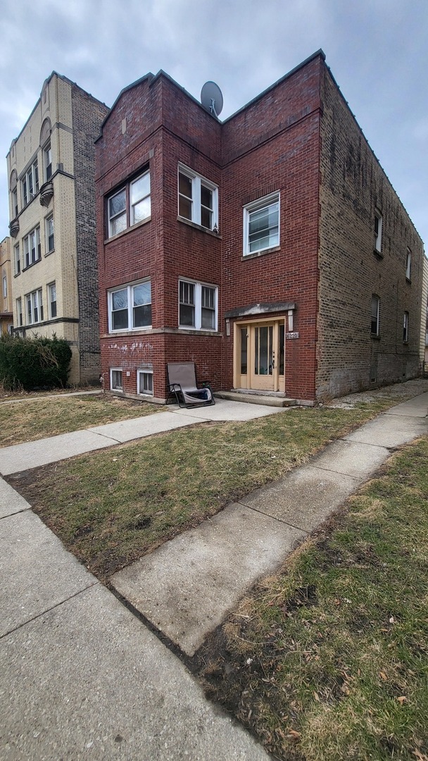 6220 N Talman Avenue Property Photo 1