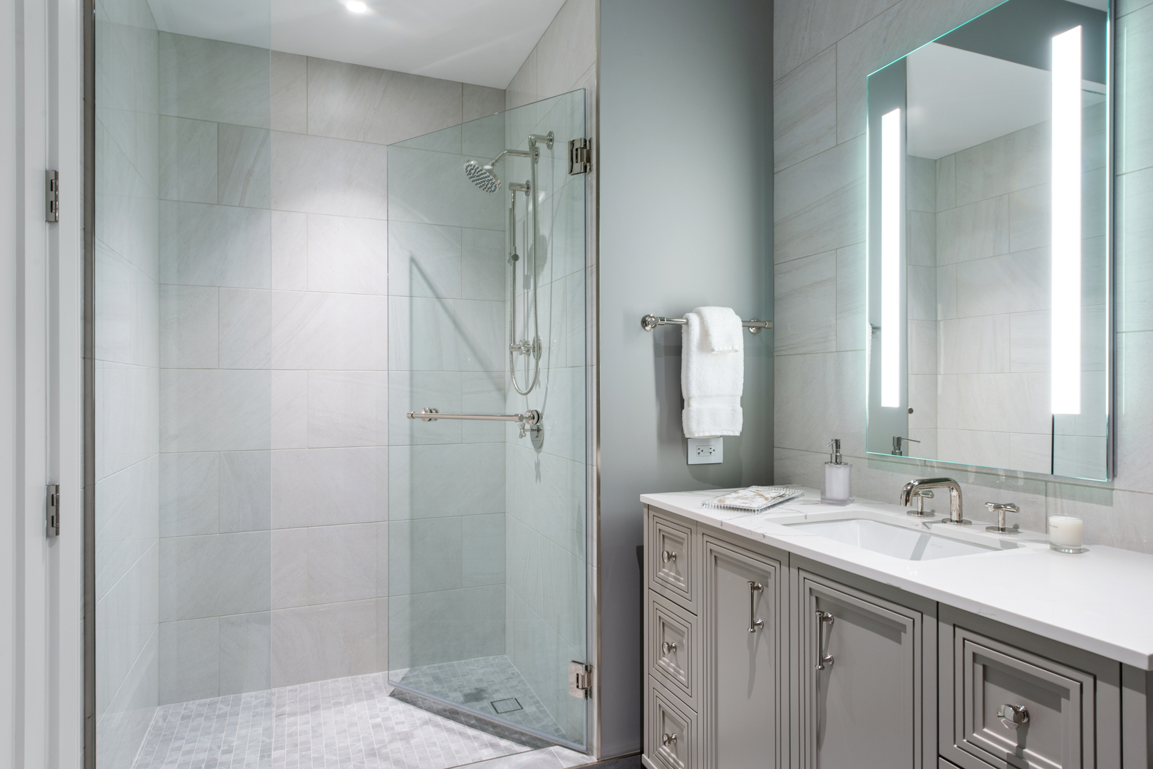 435 N Michigan Avenue 1803 Property Photo 23