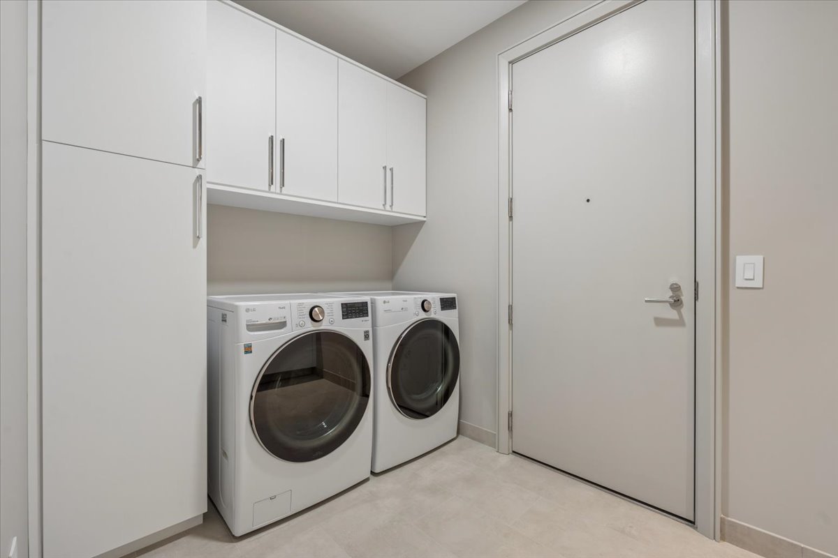 435 N Michigan Avenue 1803 Property Photo 24