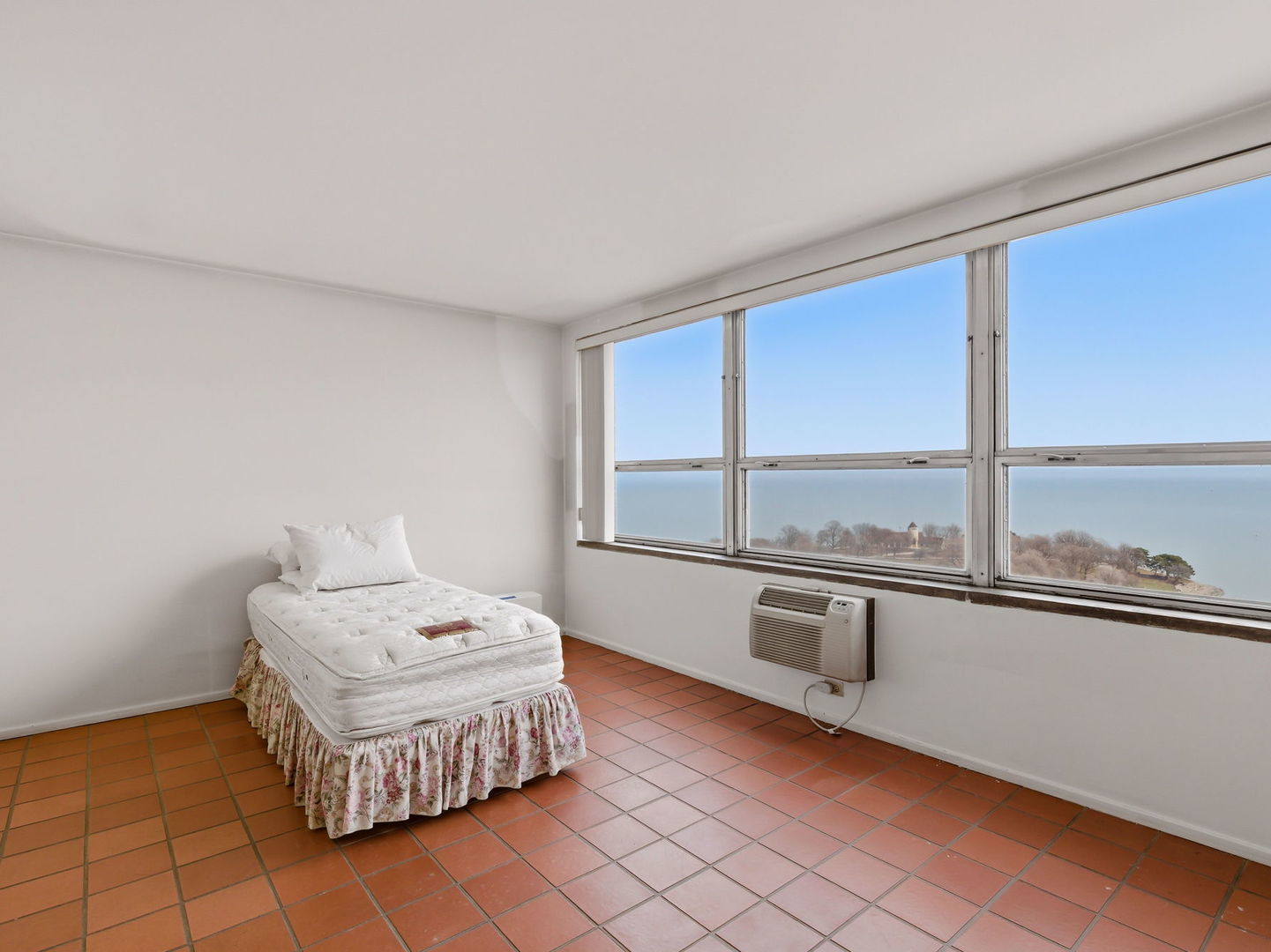 5530 S Shore Drive 17a Property Photo 8