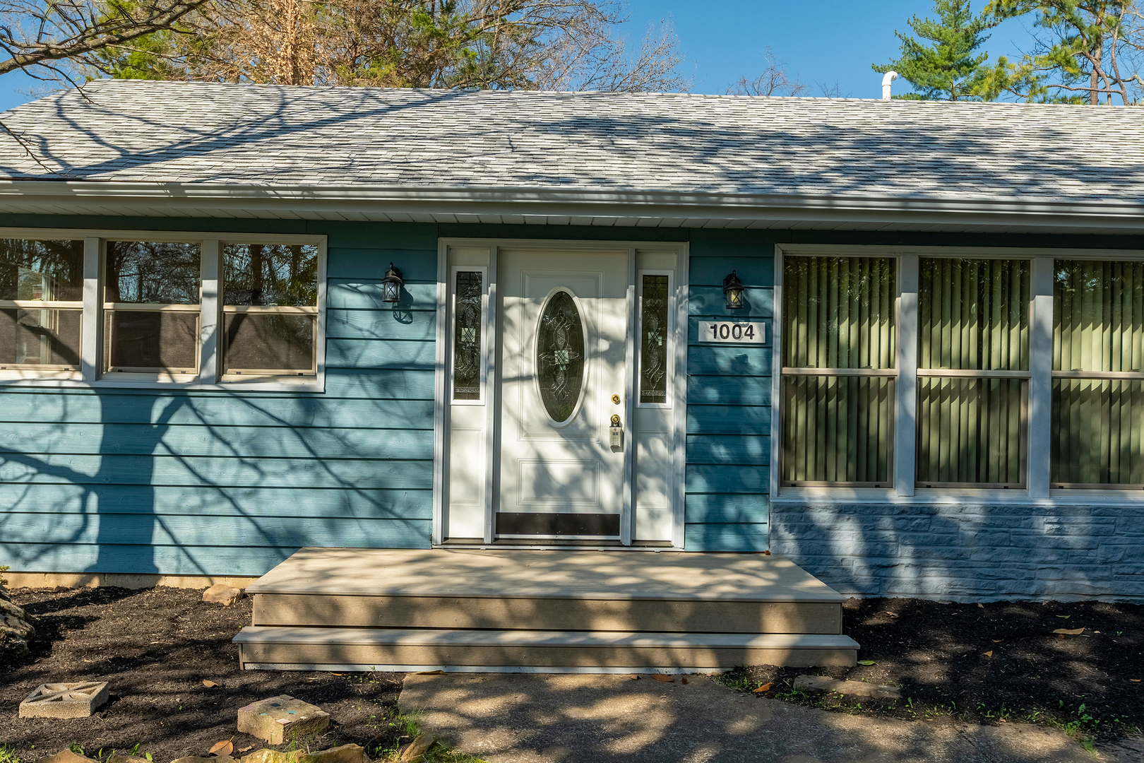 1004 S Taylor Drive Property Photo 4