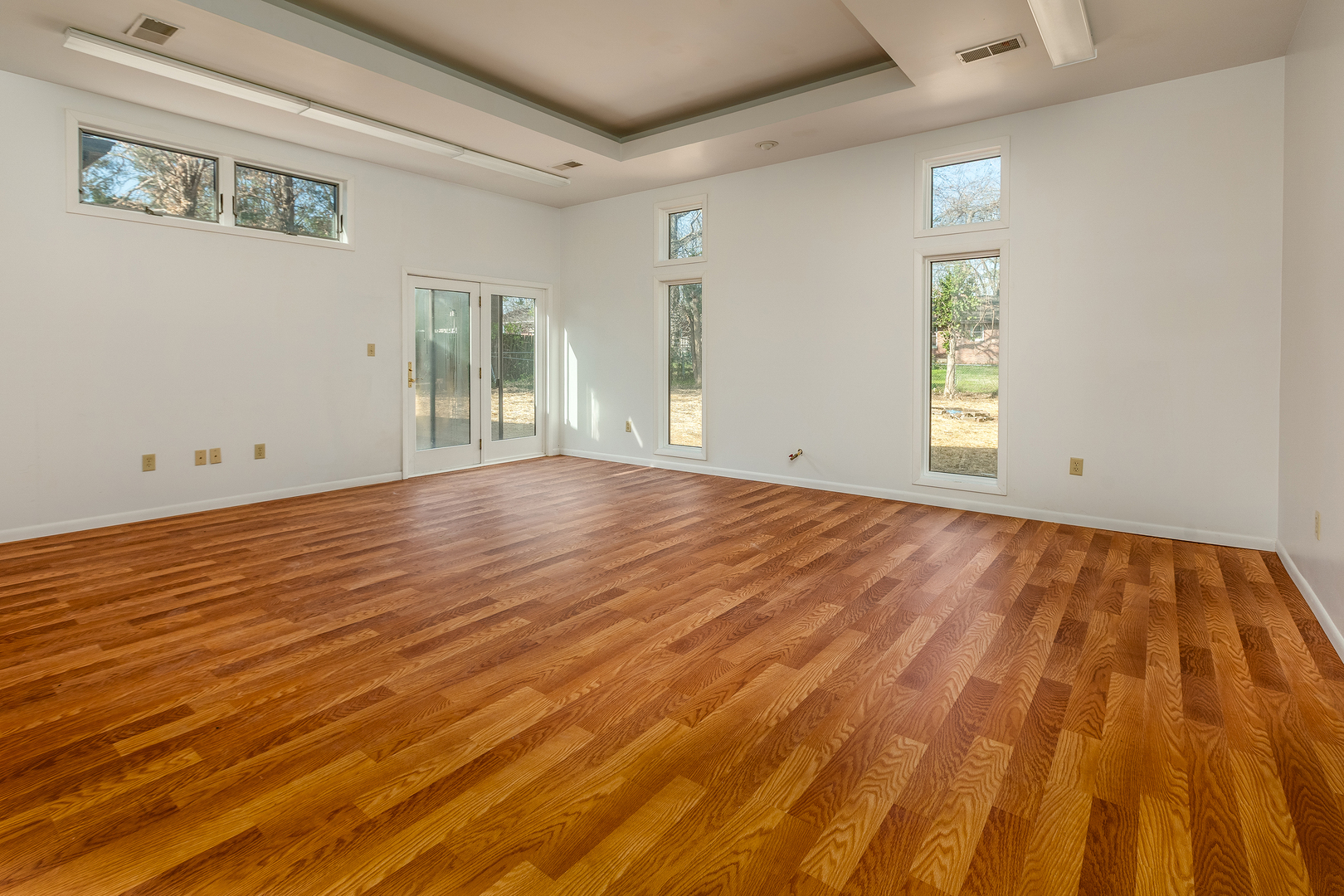 1004 S Taylor Drive Property Photo 17