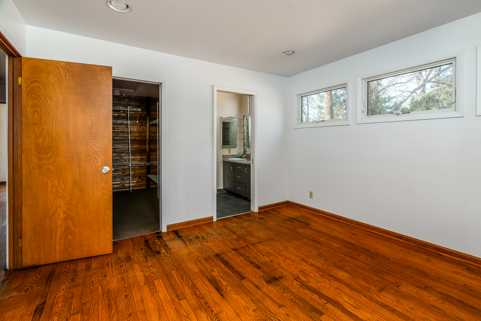 1004 S Taylor Drive Property Photo 23