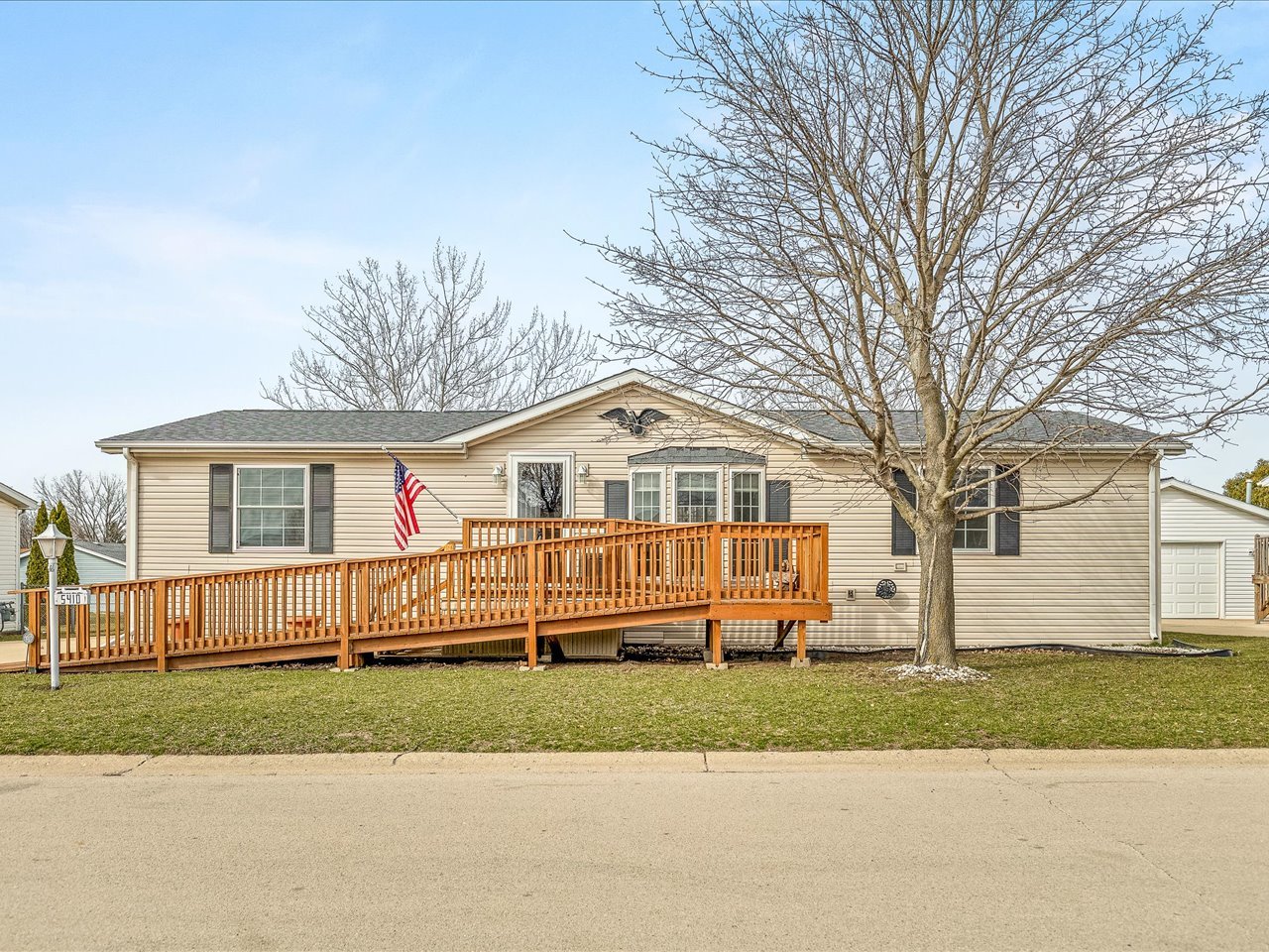 5410 Autumnash Lane Property Photo 1