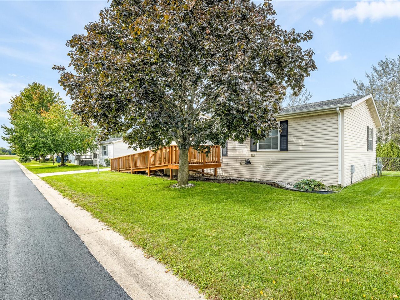 5410 Autumnash Lane Property Photo 4