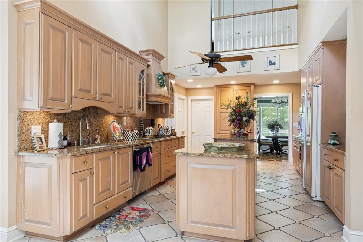 525 36th Street Property Photo 5