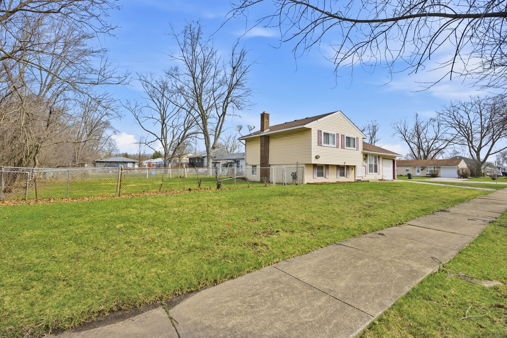 105 E Center Street Property Photo 2