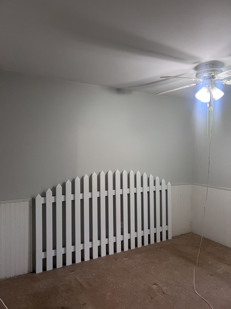 105 E Center Street Property Photo 7