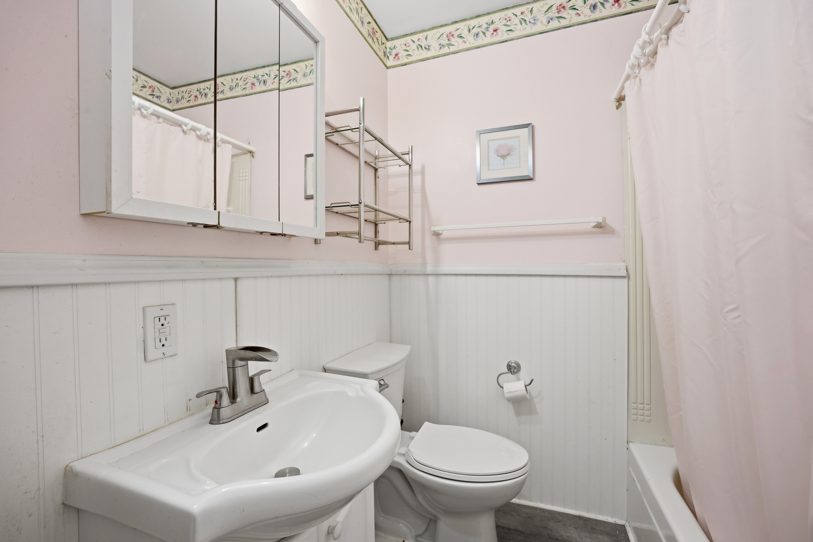 105 E Center Street Property Photo 8
