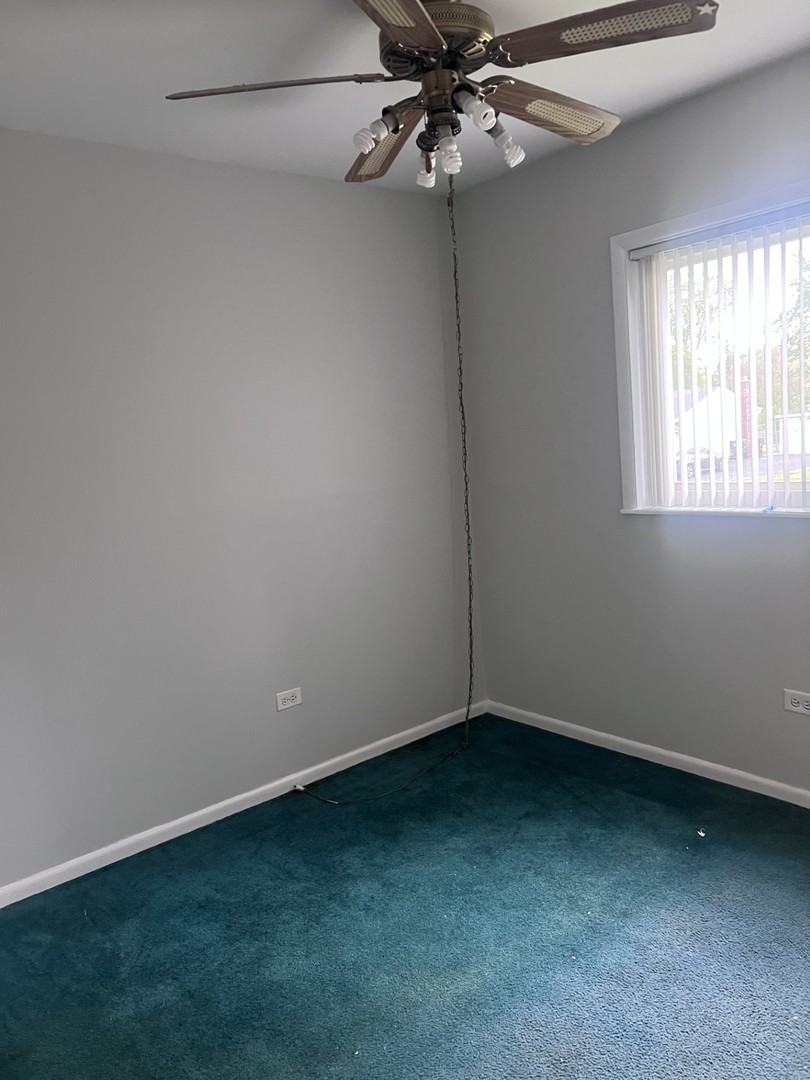 105 E Center Street Property Photo 9