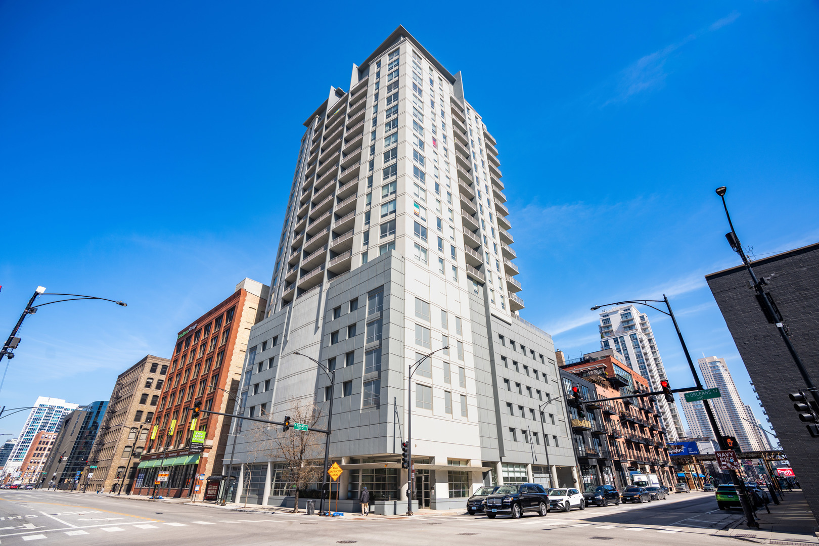 330 W Grand Avenue 1802