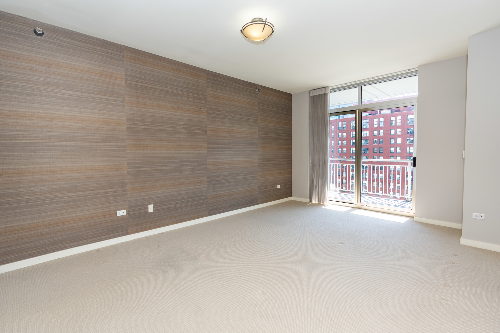 330 W Grand Avenue 1802 Property Photo 4