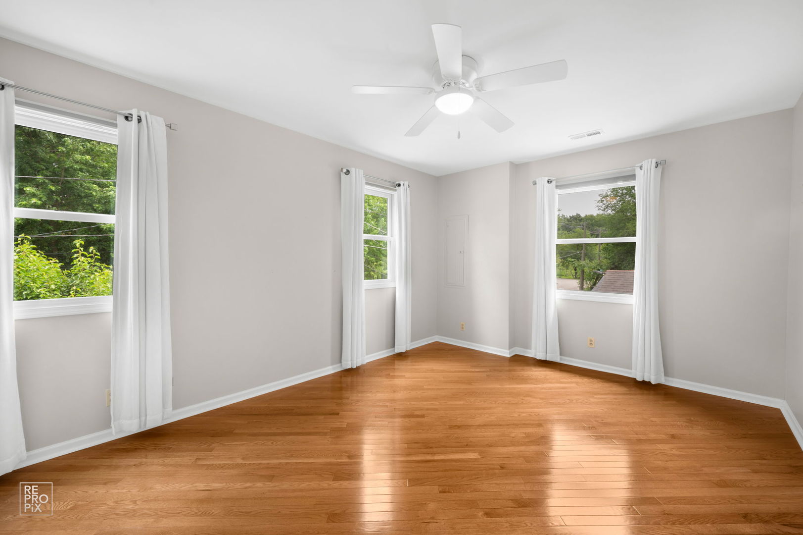 3315 S Riverdale Road Property Photo 32