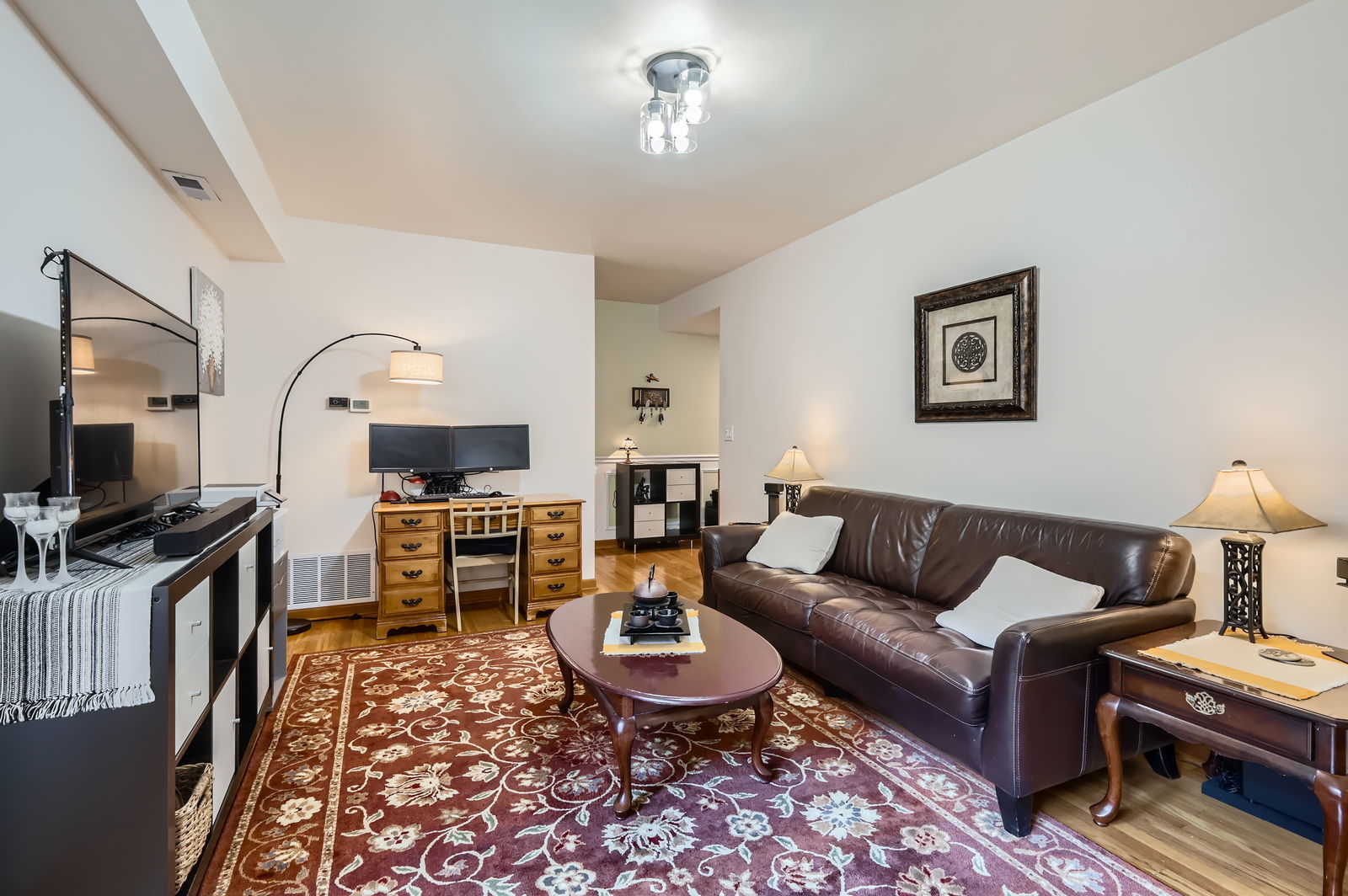 28 S 6th Avenue 1d Property Photo 5