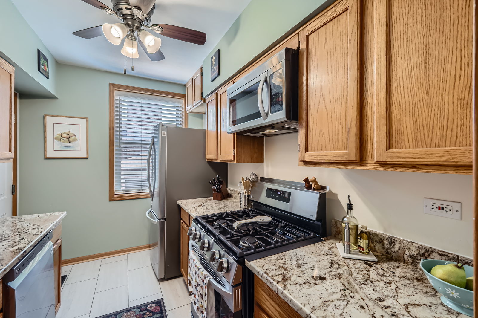 28 S 6th Avenue 1d Property Photo 6
