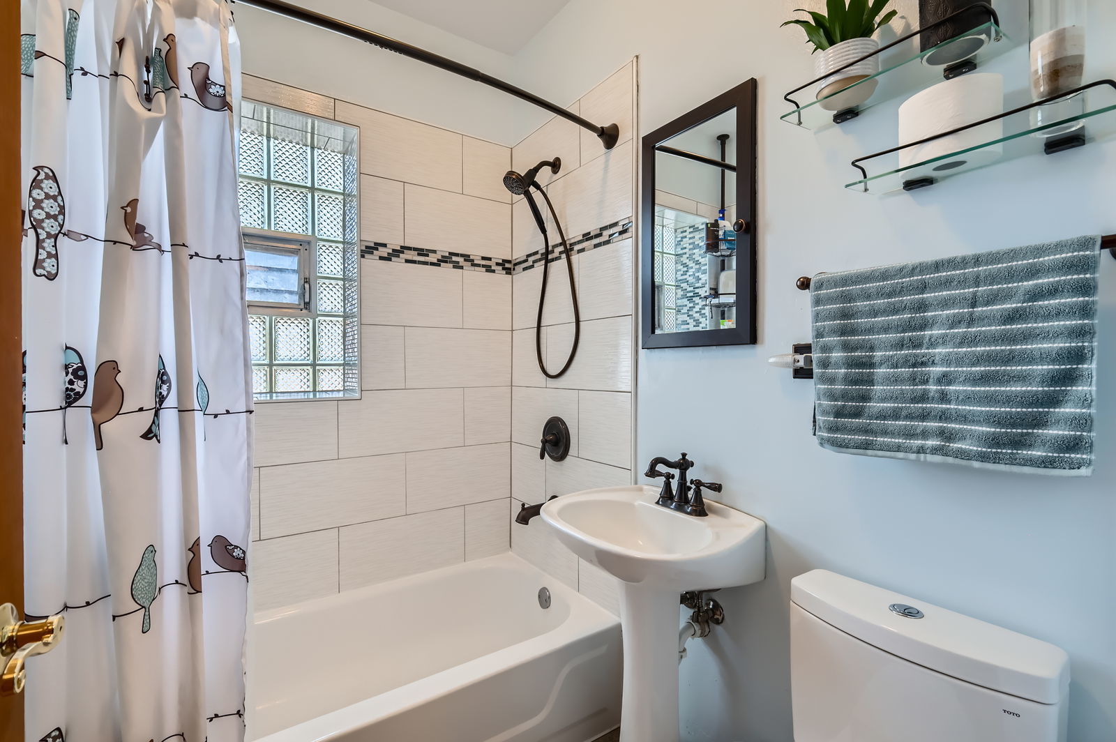 28 S 6th Avenue 1d Property Photo 10
